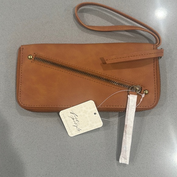 Free People Vegan wallet - Picture 1 of 4